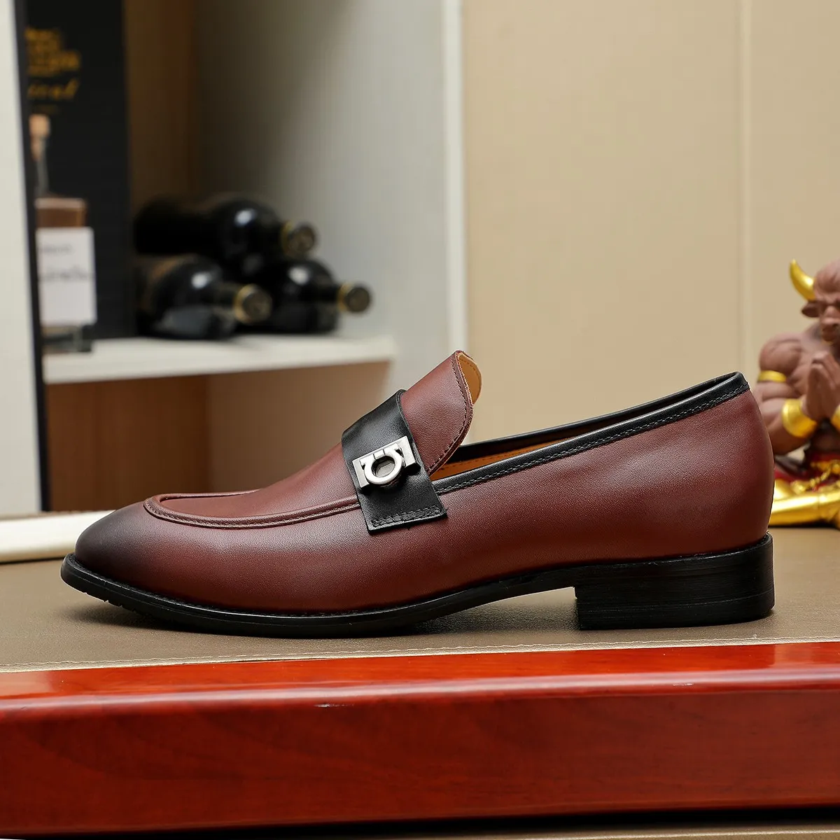 Men's shoes 💰460 Ferragamo [Ferragamo] top imported suit men's shoes 💯Original copy of the official website, product materials: selected imported embossed calfskin + luxury hardware buckle accessories ~ imported water-dyed cow 🐂 leather lining. Strong three-dimensional visual effect, original combination outsole, multiple colors available😘 Size: 39-44 (38.45.46. Customized)